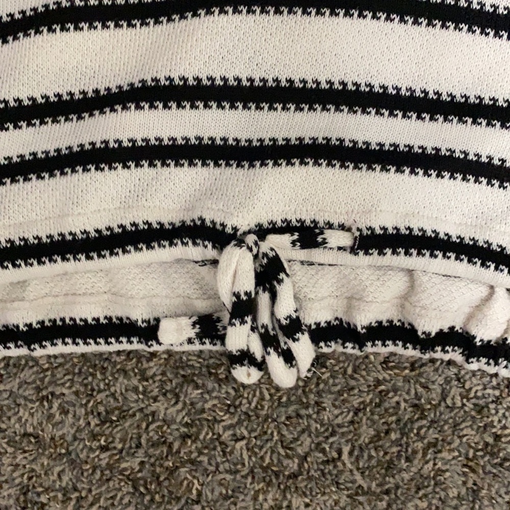 Crop Top - Picture 2 of 3